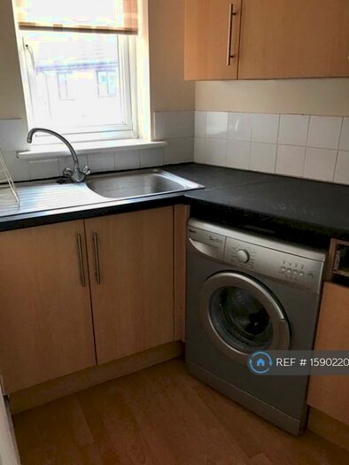 1 Bedroom Flat To Rent In Hotham House, Hull, HU3