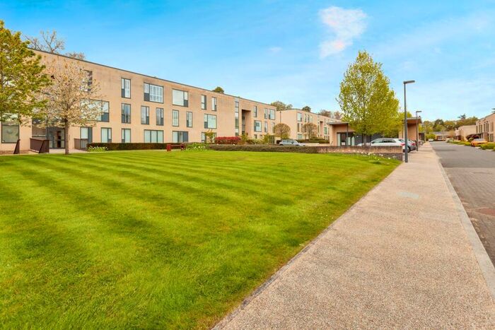 3 Bedroom Apartment For Sale In Cliveden Gages, Maidenhead, SL6