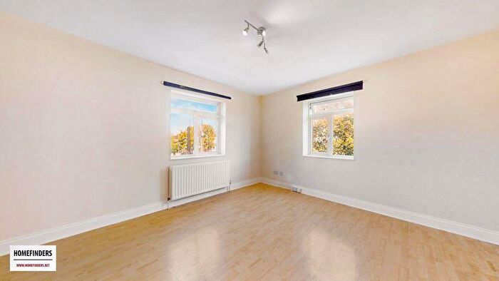 2 Bedroom Flat To Rent In Pond Road, Stratford, E15