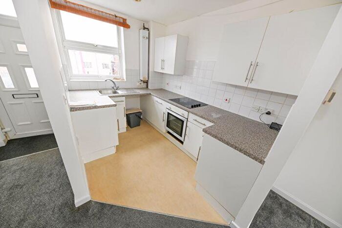 1 Bedroom Flat To Rent In High Street, Portsmouth, PO6
