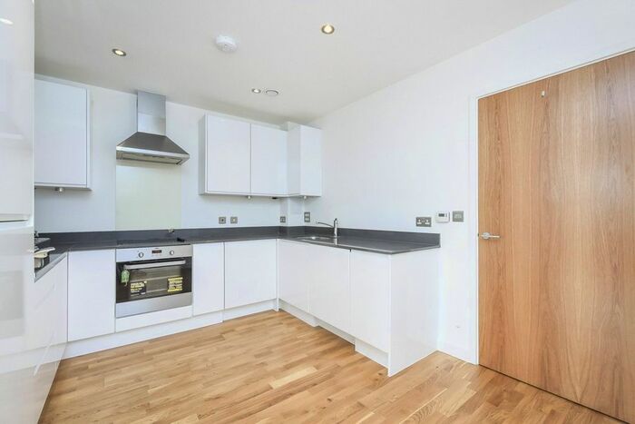 1 Bedroom Flat To Rent In Hanger Lane, Ealing, W5