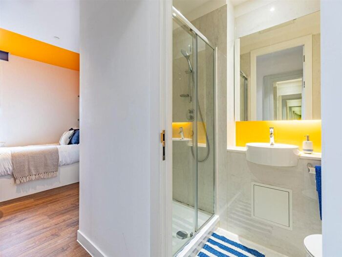 Studio To Rent In Clyde Street, Glasgow, G1