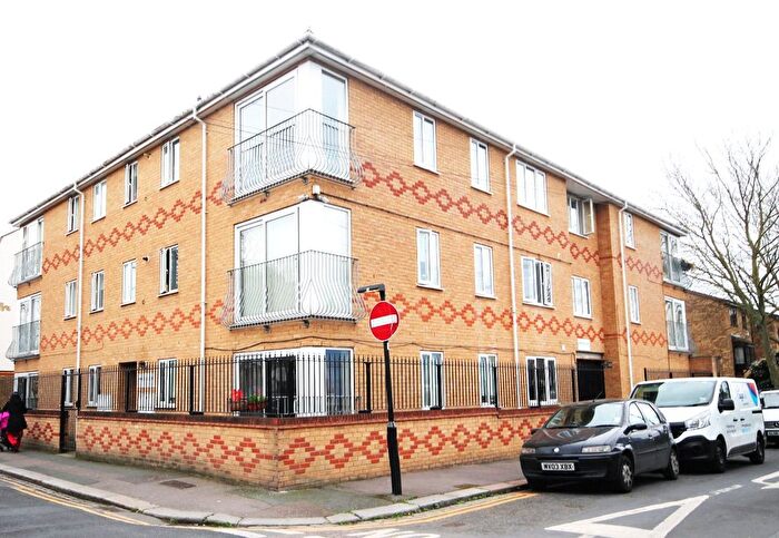 1 Bedroom Flat To Rent In Park Road, London, E10