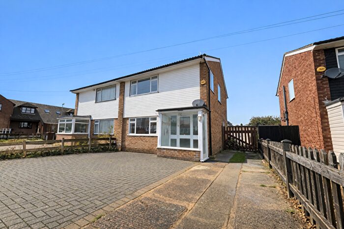 3 Bedroom Semi Detached House For Sale In Lower Gravel Road, Bromley, BR2