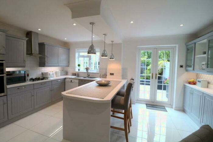 3 Bedroom Detached House To Rent In Burgess Croft, Solihull, B92