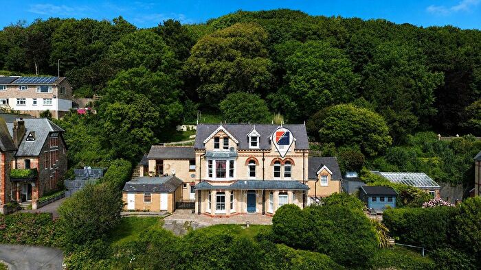 2 Bedroom Flat For Sale In Torrs Park, Ilfracombe, EX34