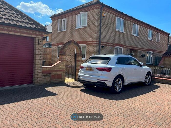 4 Bedroom Detached House To Rent In Hitchin Road, Arlesey, SG15