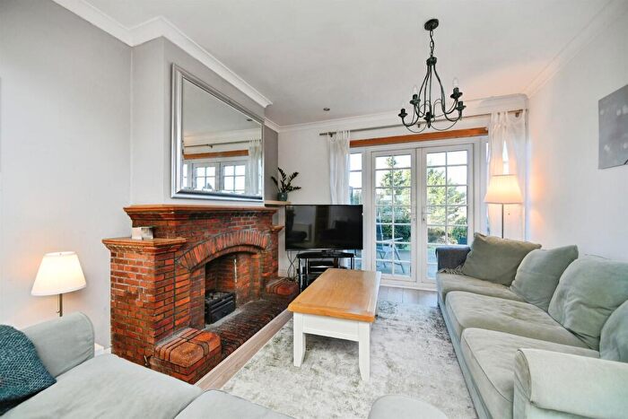 4 Bedroom Semi-Detached House For Sale In Highview Avenue South, Brighton, BN1