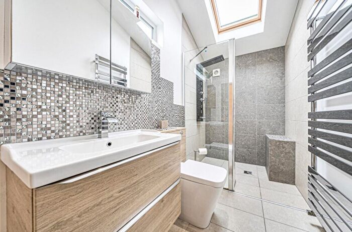 3 Bedroom Semi-Detached House For Sale In Braeside Road, Bitterne, Southampton, SO19