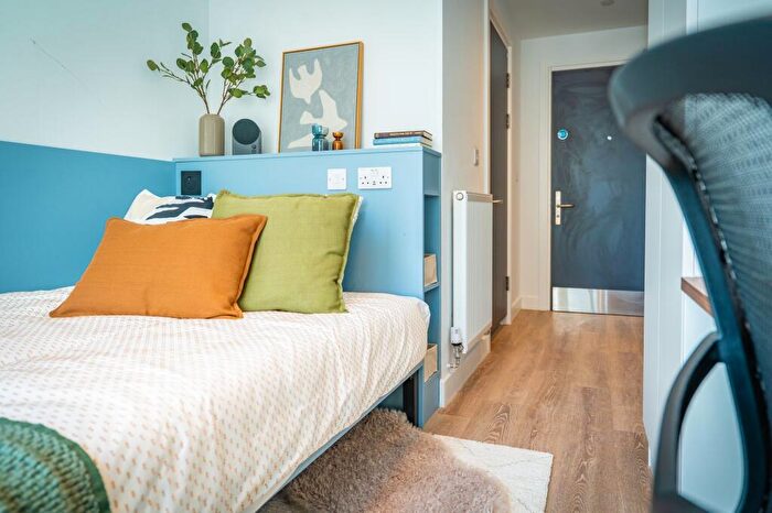 5 Bedroom Flat To Rent In The Propeller Quarter, Fairlawn Avenue, Bristol, BS34