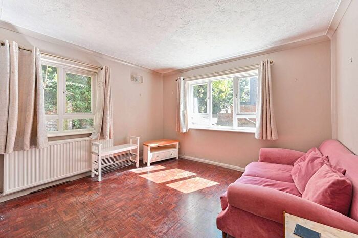 1 Bedroom Flat To Rent In Blackheath Hill, Greenwich, London, SE10
