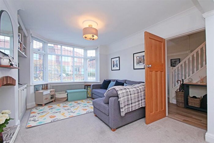 3 Bedroom Semi-Detached House For Sale In White House Rise, York, YO24