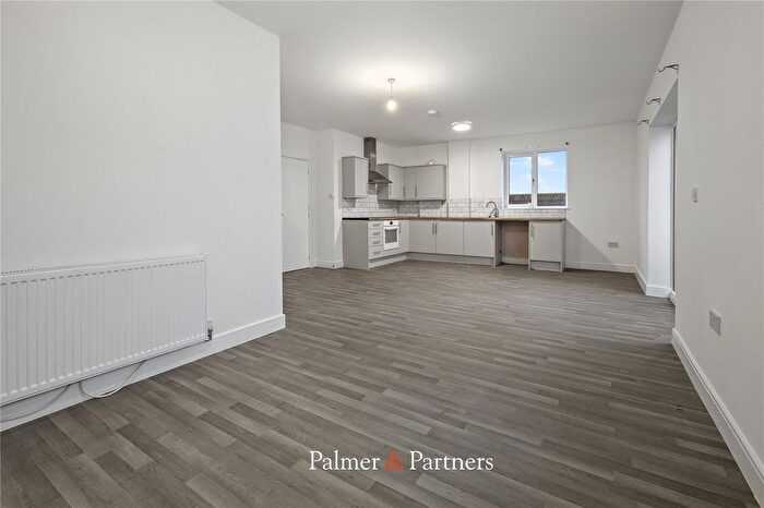 2 Bedroom Flat To Rent In Meadow Way, Jaywick, Clacton-On-Sea, Essex, CO15