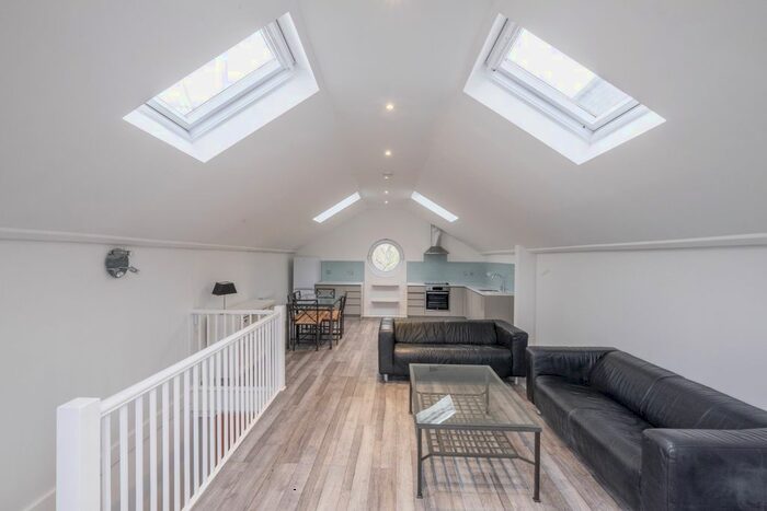 3 Bedroom Flat To Rent In Fortune Green Road, London, NW6