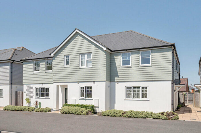 3 Bedroom Terraced House For Sale In Kings Close, Bournemouth, BH10