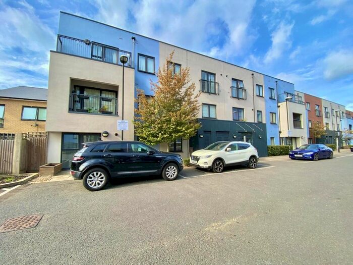 2 Bedroom Flat To Rent In Salisbury Road, Southall, UB2