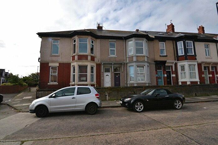 2 Bedroom Apartment To Rent In Eskdale Terrace, Cullercoats, NE30