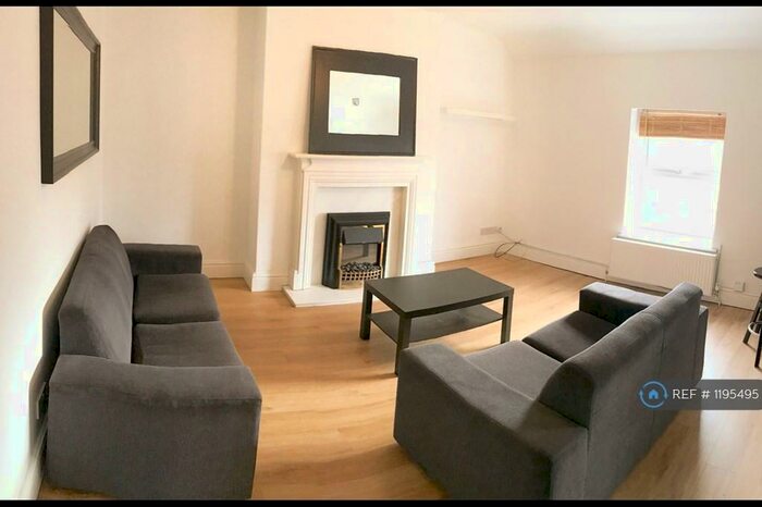 2 Bedroom Flat To Rent In Valentia Road, Hoylake, CH47