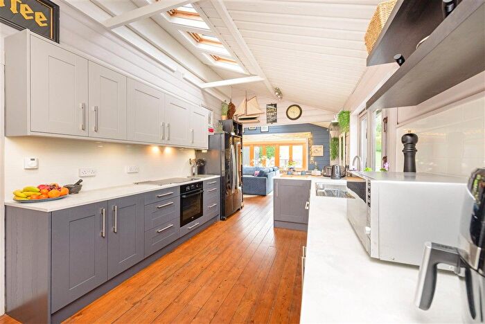 3 Bedroom Bungalow For Sale In Knatts Valley Road, Knatts Valley, Sevenoaks, Kent, TN15