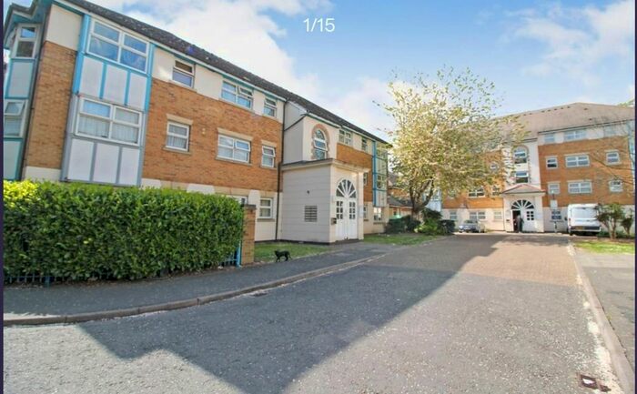 2 Bedroom Flat To Rent In Cuthberga Close, Barking, IG11