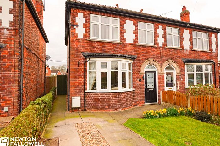 3 Bedroom Semi Detached House For Sale In Bigsby Road, Retford, DN22