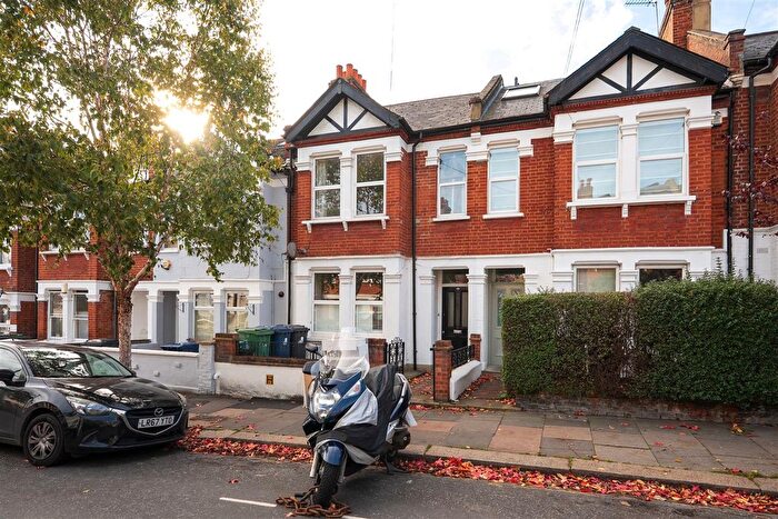 2 Bedroom Flat For Sale In Berrymead Gardens, London, W3