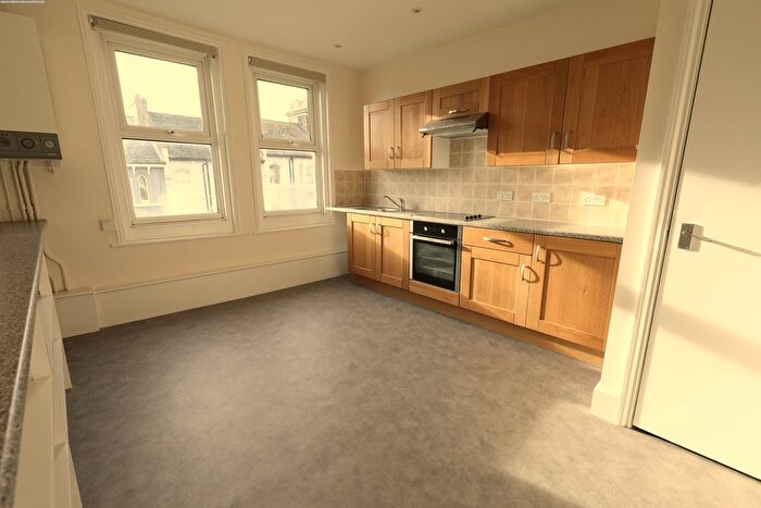 2 Bedroom Flat To Rent In Carisbrooke Road, St. Leonards-On-Sea, TN38