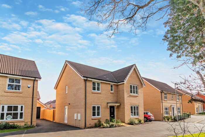 4 Bedroom Detached House For Sale In Grafton Drive, Highfields Caldecote, Cambridge, CB23