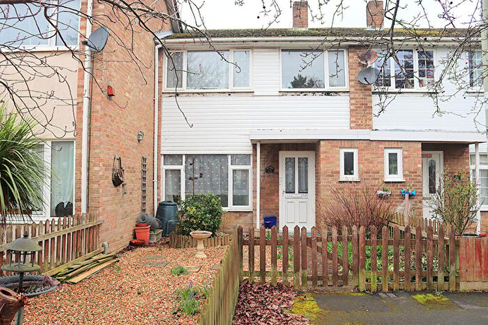3 Bedroom Terraced House For Sale In Rother Road, Farnborough, GU14