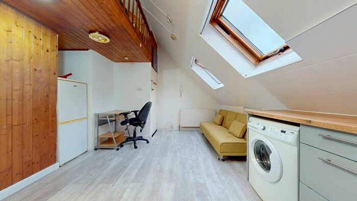 Studio To Rent In Daventry Street, NW1