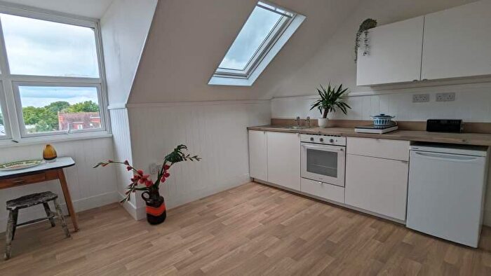 Flat To Rent In Chatsworth Road, Brighton, East Sussex, BN1