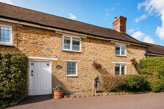 2 Bedroom Cottage For Sale In Pump Cottage, Charlton Road, Aynho, OX17