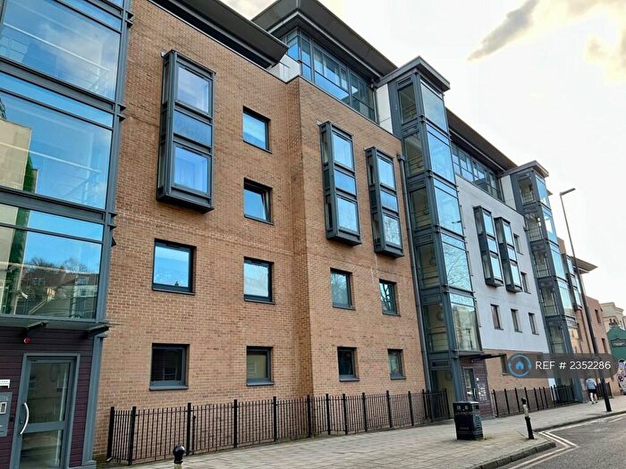 1 Bedroom Flat To Rent In Deanery Road, Bristol, BS1