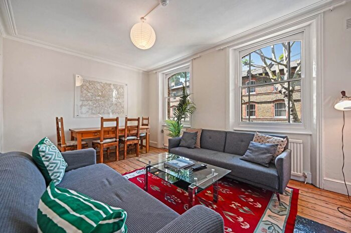 3 Bedroom Flat To Rent In Walcorde Avenue, London, SE17