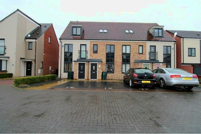 3 Bedroom Town House To Rent In Iveston Avenue, Great Park, Newcastle Upon Tyne, Tyne And Wear, NE13