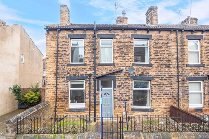 2 Bedroom End Of Terrace House For Sale In Somerset Road, Pudsey, LS28