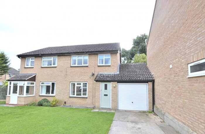 3 Bedroom Property To Rent In Meadow Way, Yarnton, Kidlington, OX5