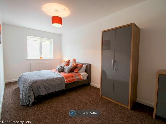5 Bedroom Semi-Detached House To Rent In Oyster Row, Cambridge, CB5