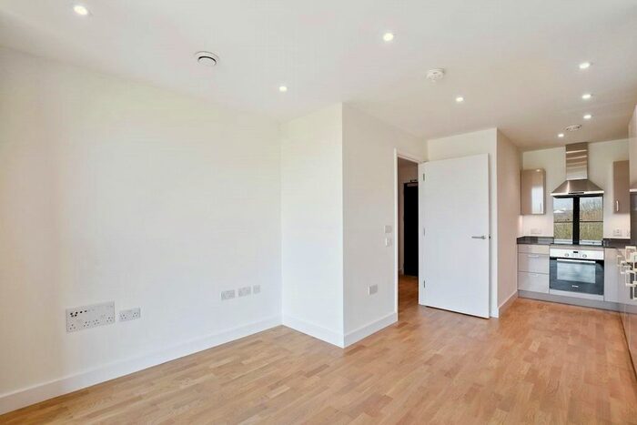 1 Bedroom Flat To Rent In Burgess Springs, Chelmsford CM1