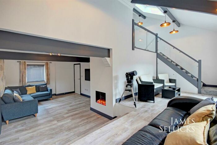 5 Bedroom Detached House For Sale In West Street, Welford, Northamptonshire, NN6