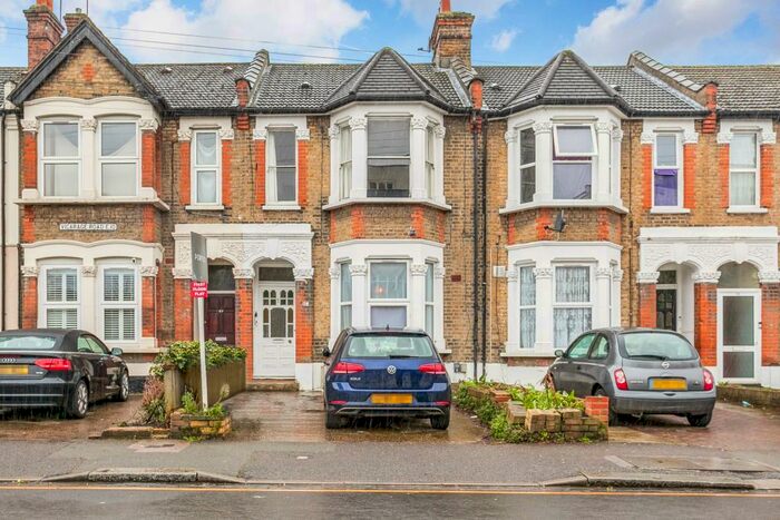 2 Bedroom Flat To Rent In Vicarage Road, Leyton, E10