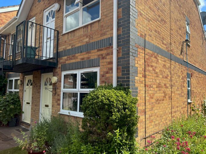 1 Bedroom Flat To Rent In Oak Court, Oak Manor Drive, Chelteham, GL52