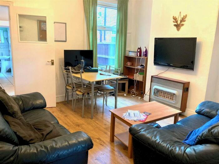 4 Bedroom Terraced House To Rent In Tiverton Road, Selly Oak, Birmingham, B29