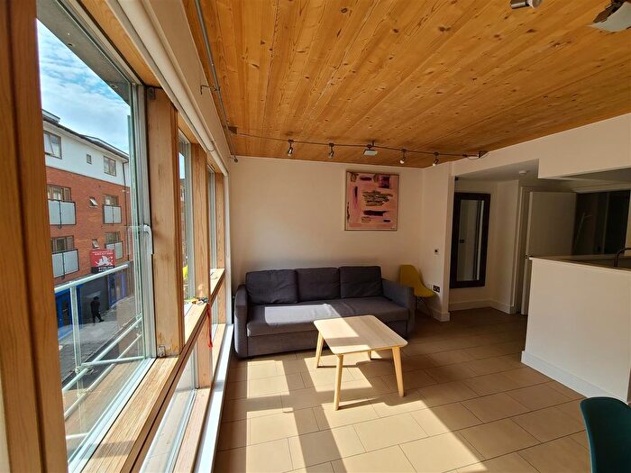 2 Bedroom Flat To Rent In Waterson Street, London, E2