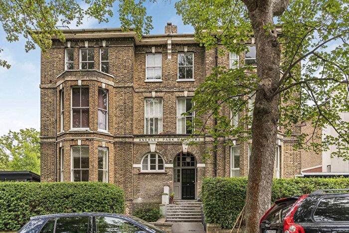 3 Bedroom Flat For Sale In Anerley Park, London, SE20