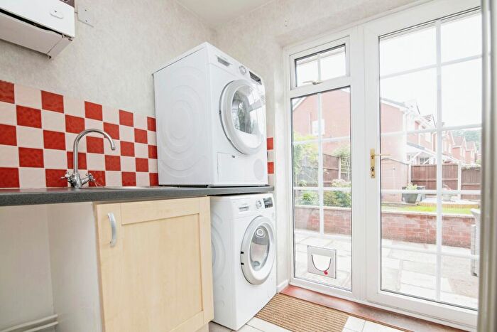 4 Bedroom Detached House For Sale In Oswestry Close, Redditch, Worcestershire, B97