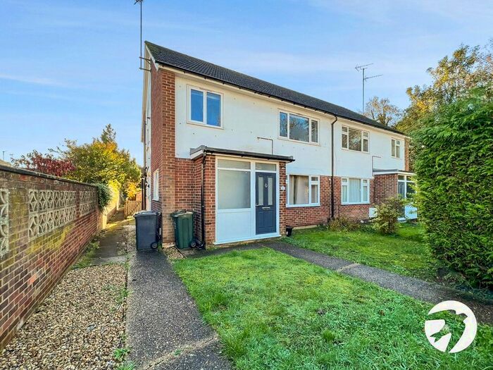 2 Bedroom Maisonette To Rent In Mitchell Close, Dartford, Kent, DA1