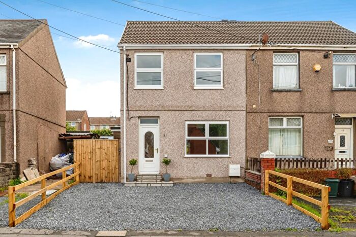 4 Bedroom Semi-Detached House For Sale In Culfor Road, Loughor, Swansea, SA4