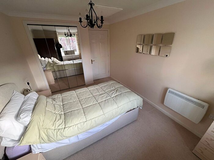 1 Bedroom Flat To Rent In Prices Lane, Reigate, RH2
