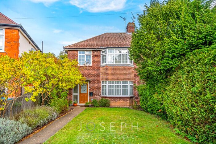 3 Bedroom Semi-Detached House For Sale In Colchester Road, Ipswich, IP4